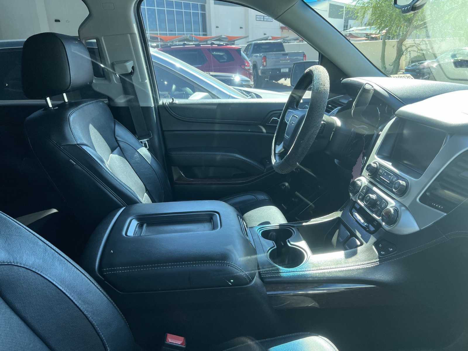 Used 2018 GMC Yukon XL SLT w/ Open Road Package AWD/4WD image 7