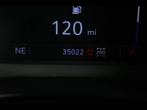 Used 2023 Cadillac XT5 Premium Luxury w/ LPO, Floor Liner Package AWD/4WD image 30