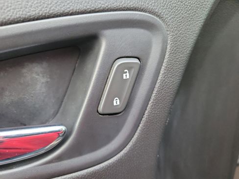 Used 2017 Chevrolet Colorado LT w/ LT Convenience Package image 19