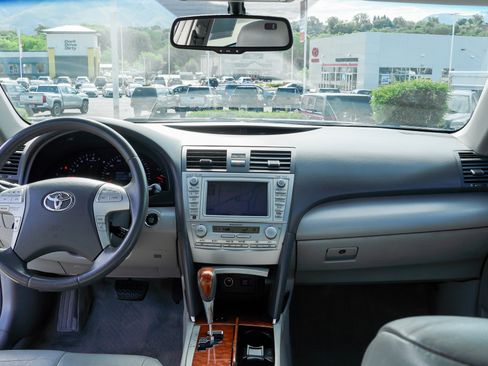 Used 2011 Toyota Camry XLE w/ SE/XLE Extra-Value Pkg FWD image 31