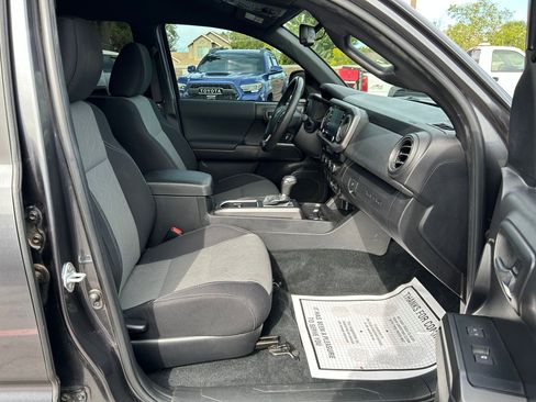 Used 2023 Toyota Tacoma TRD Off-Road AWD/4WD image 29