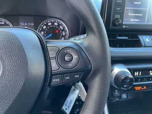 Used 2022 Toyota RAV4 LE image 17