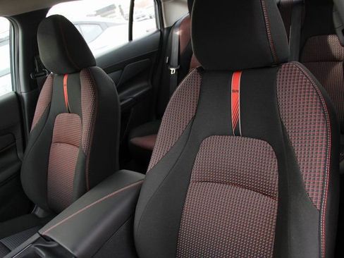 New 2026 Nissan Sentra SR w/ Floor Mat Package image 5