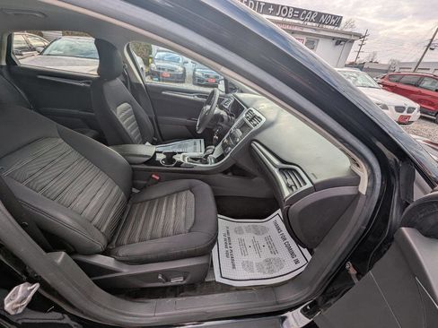 Used 2016 Ford Fusion SE image 16