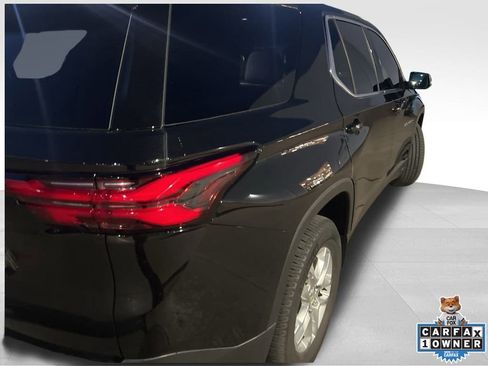 Used 2023 Chevrolet Traverse LS w/ Safety Package image 4