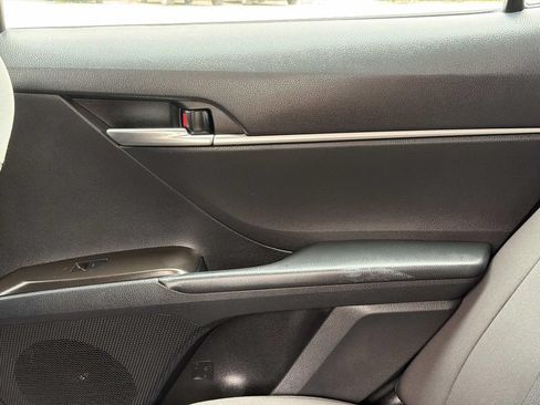 Used 2021 Toyota Camry LE FWD image 16