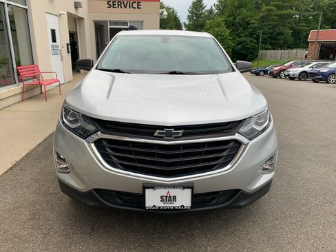 Used 2019 Chevrolet Equinox LS w/ LS Convenience Package AWD/4WD image 2