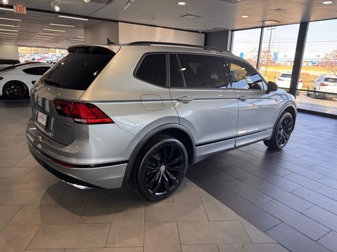 Used 2021 Volkswagen Tiguan SE R-Line image 6