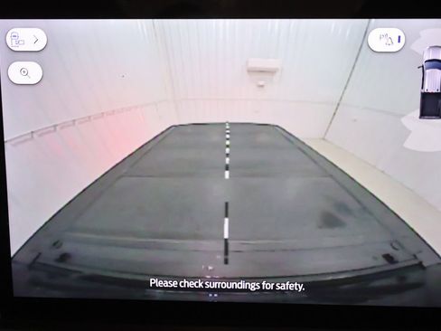 Certified 2025 Ford F350 Platinum w/ FX4 Off-Road Package image 35