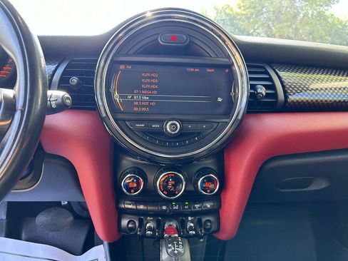 Used 2014 MINI Cooper S image 11