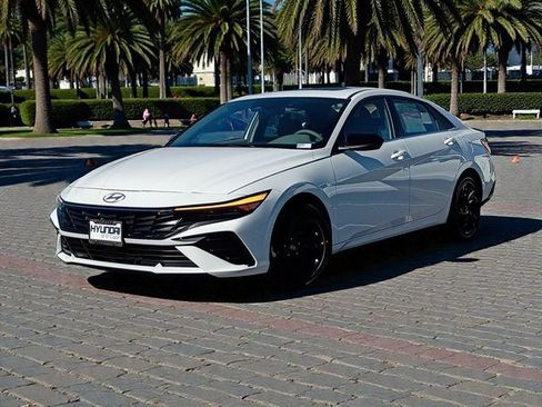 New 2026 Hyundai Elantra SEL Sport Premium FWD image 2