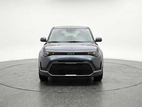 Used 2025 Kia Soul LX w/ LX Technology Package image 2