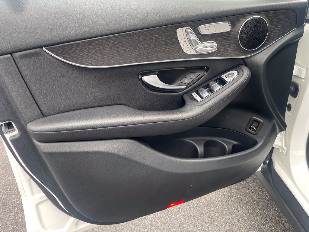 Used 2022 Mercedes-Benz GLC 300 4MATIC image 14
