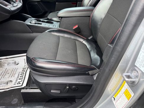 Used 2024 Ford Escape ST-Line w/ Cold Weather Package FWD image 12