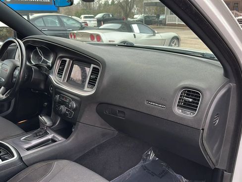 Used 2020 Dodge Charger SXT image 24