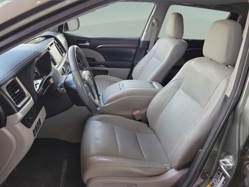 Used 2015 Toyota Highlander Limited image 30