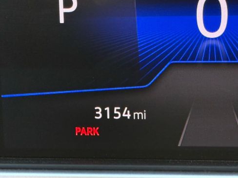 Certified 2025 Volkswagen Taos SE FWD image 22