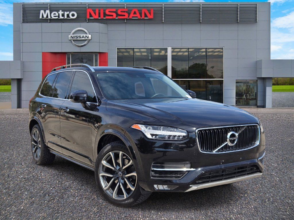 Used 2019 Volvo XC90 T6 Momentum AWD/4WD image 1