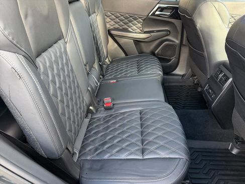 Used 2024 Mitsubishi Outlander SEL image 19