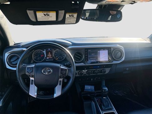 Used 2022 Toyota Tacoma Limited image 24
