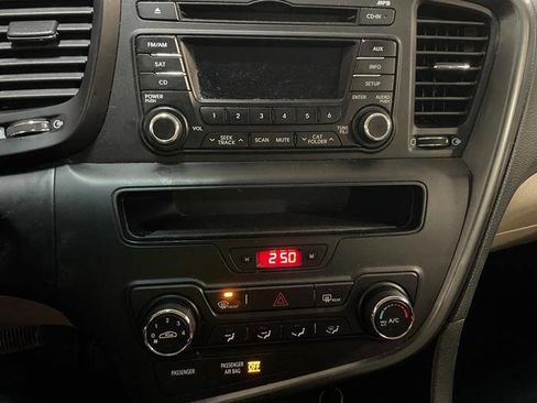 Used 2011 Kia Optima LX image 35