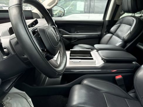Used 2025 Lincoln Navigator L Reserve AWD/4WD image 12