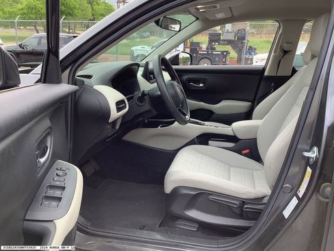 Used 2024 Honda HR-V LX image 8