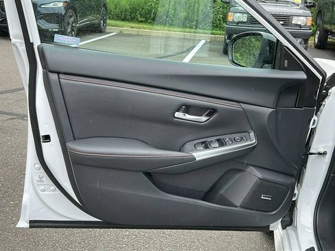 Used 2024 Nissan Sentra SR w/ SR Premium Package FWD image 9