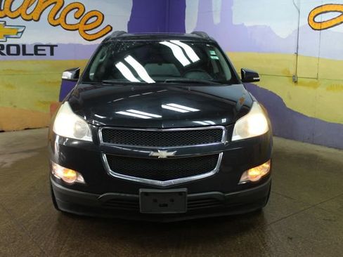 Used 2010 Chevrolet Traverse LT w/ Personal Connectivity Package image 3