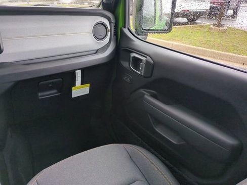 New 2025 Jeep Gladiator Sport image 17