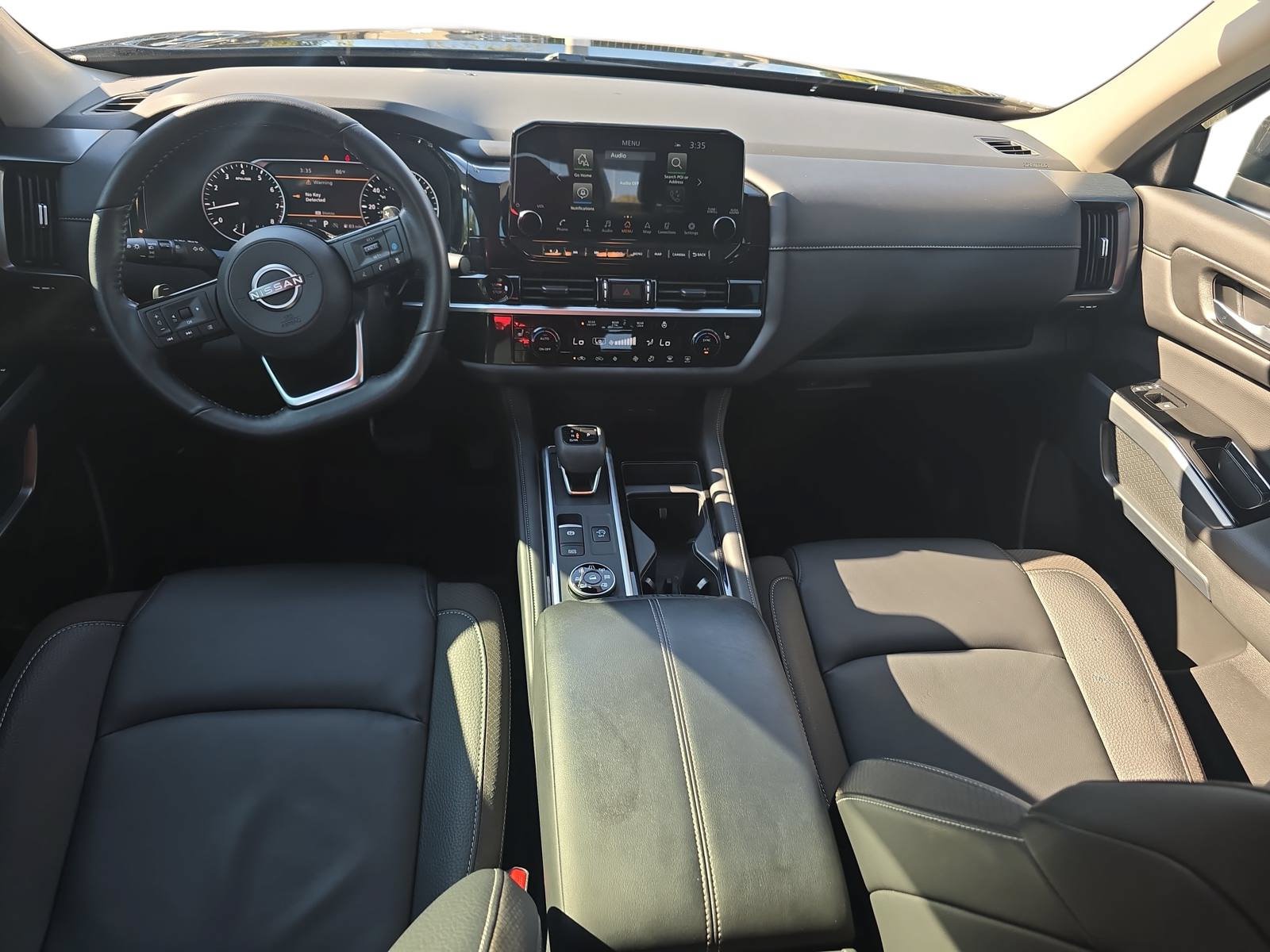 Used 2025 Nissan Pathfinder SL AWD/4WD image 9