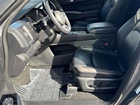 Certified 2024 Nissan Pathfinder SL image 26