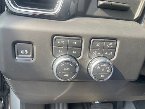 Used 2026 GMC Sierra 1500 Denali w/ Denali Reserve Package AWD/4WD image 14