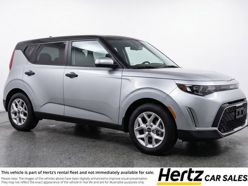 Used 2025 Kia Soul LX w/ LX Technology Package FWD image 1