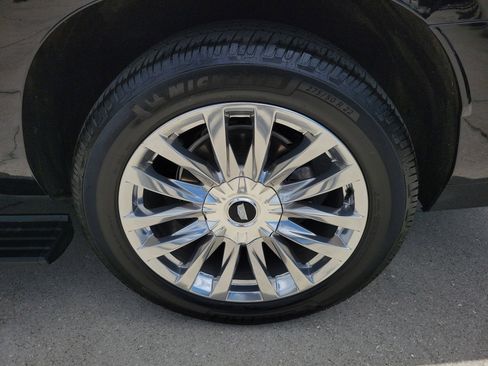 Certified 2024 Cadillac Escalade ESV Premium Luxury Platinum AWD/4WD image 34