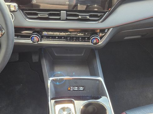 Used 2025 Chevrolet Equinox RS w/ Safety and Technology Package image 19