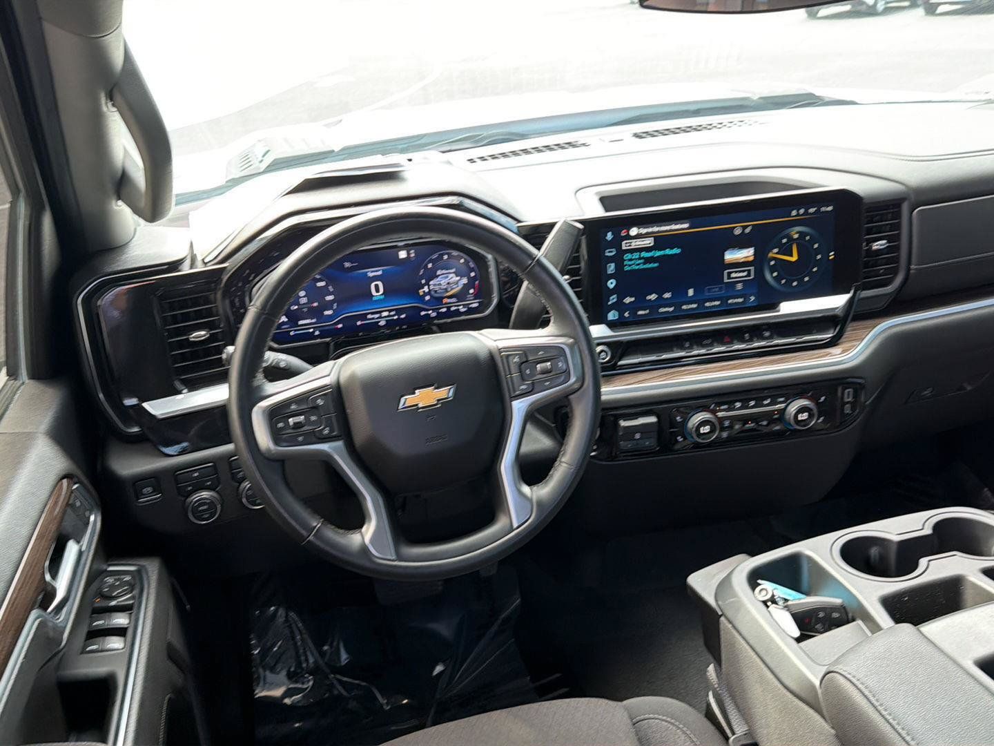 Used 2025 Chevrolet Silverado 2500 LT w/ Convenience Package AWD/4WD image 18