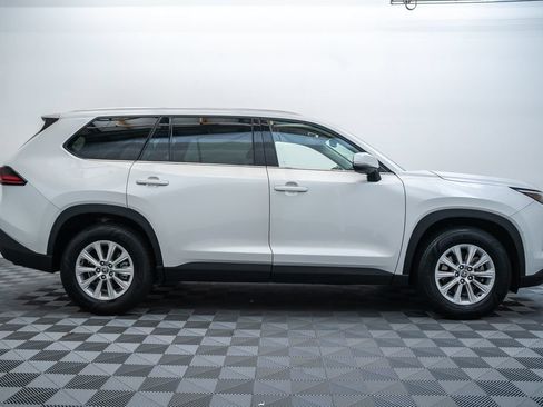 Certified 2025 Toyota Grand Highlander AWD image 4