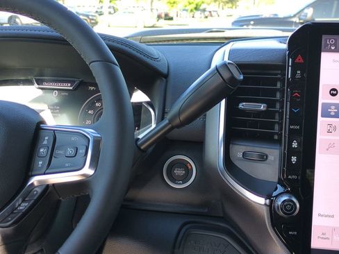 New 2026 RAM 2500 Laramie AWD/4WD image 19