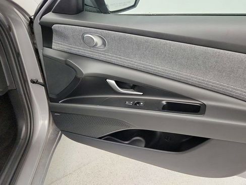 Used 2025 Hyundai Elantra Limited image 25