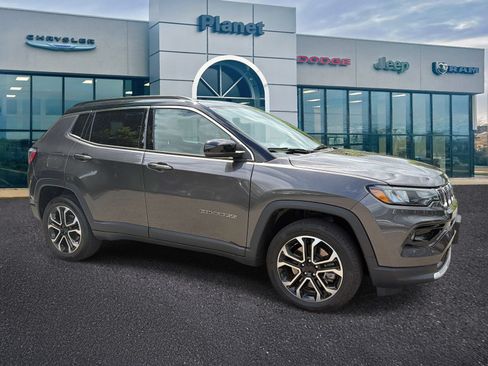 Used 2024 Jeep Compass Limited w/ Sun and Sound Group AWD/4WD image 1
