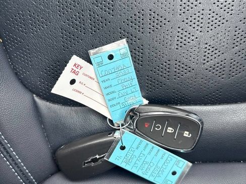 Used 2022 Chevrolet Bolt EUV LT w/ Convenience Package FWD image 15