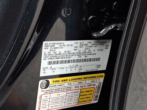 Certified 2025 Ford Expedition Platinum image 27