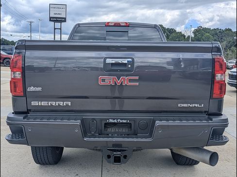 Used 2015 GMC Sierra 2500 Denali w/ Duramax Plus Package AWD/4WD image 10
