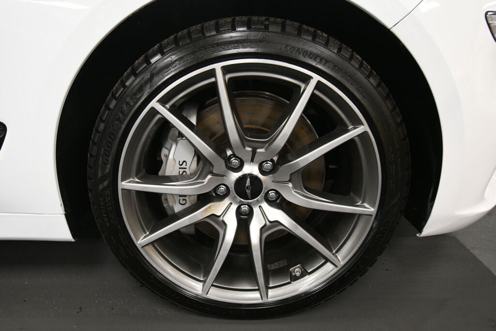 Used 2025 Genesis G70 2.5T image 30