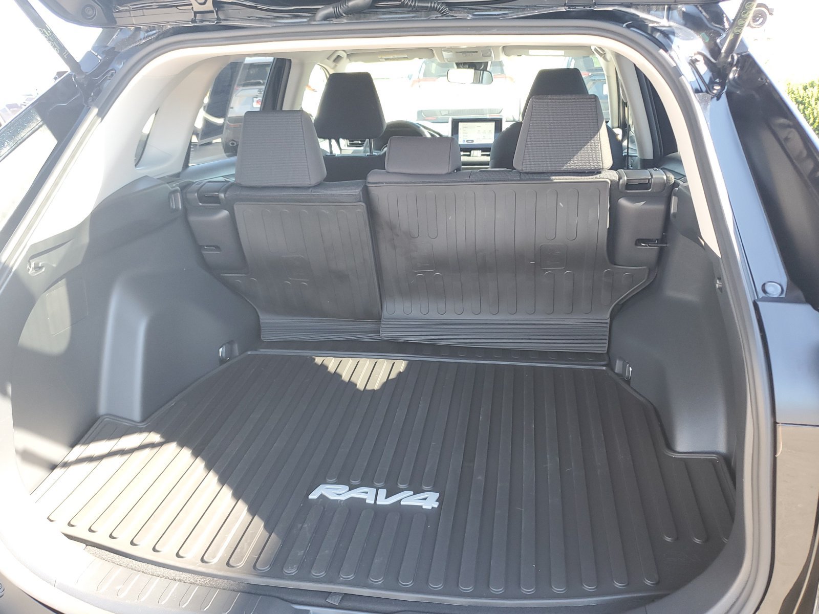 Used 2025 Toyota RAV4 LE AWD/4WD image 9