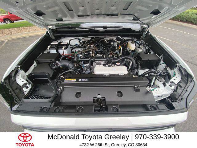 Certified 2025 Toyota 4Runner SR5 AWD/4WD image 25