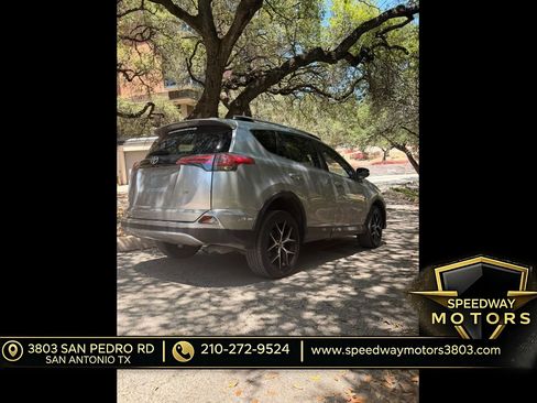 Used 2018 Toyota RAV4 SE w/ Power Extra Value Package FWD image 3