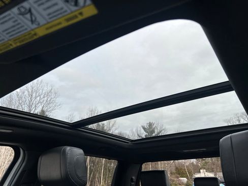 Used 2022 Toyota Tundra Platinum w/ Advanced Package image 33