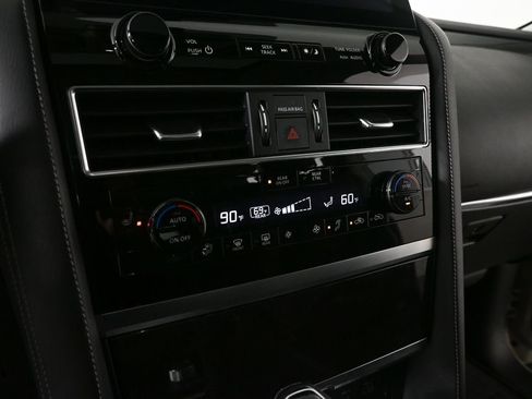 Used 2022 INFINITI QX80 Luxe w/ All-Season Package RWD image 14